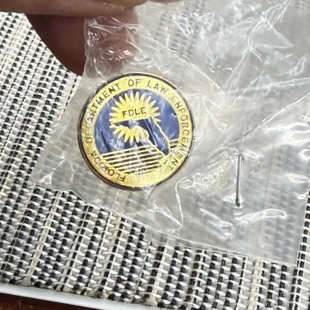 Florida Department of Law Enforcement FDLE Lapel Pin Gold Blue Enamel New
